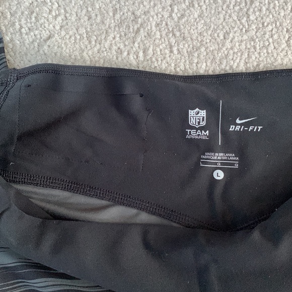 Nike NFL Team Apparel Browns Low Rise Workout Dri-Fit Leggings - Picture 4 of 6